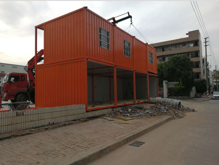 長(cháng)安列車(chē)項目的橘紅色集裝箱房
